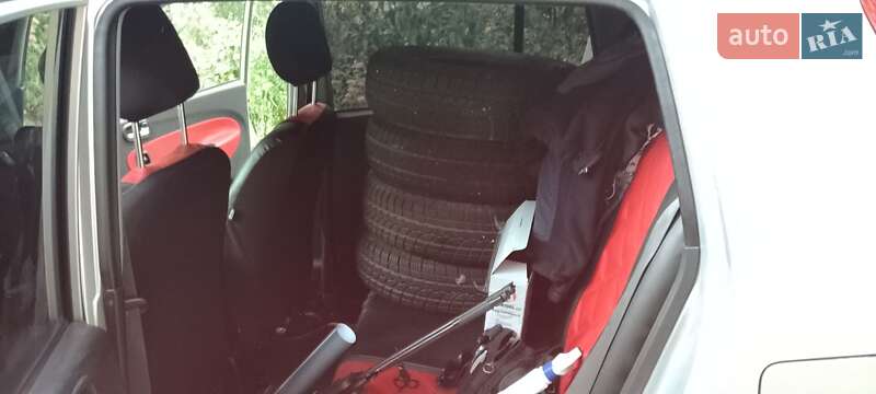 Хэтчбек Daihatsu Cuore 2005 в Ровно