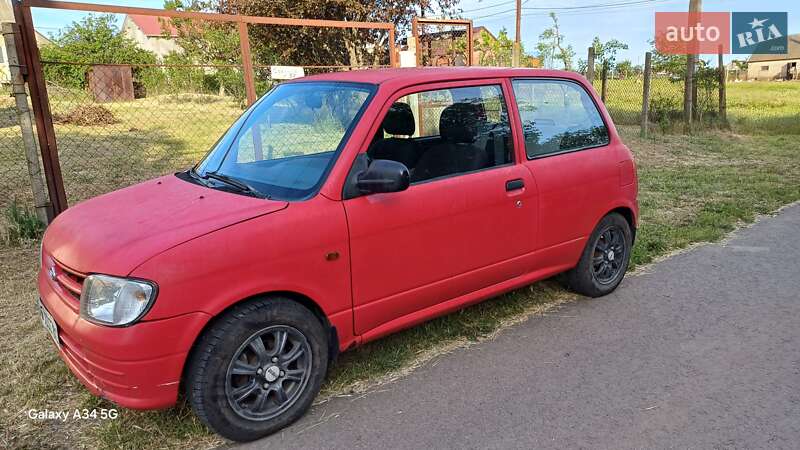 Хэтчбек Daihatsu Cuore 2000 в 