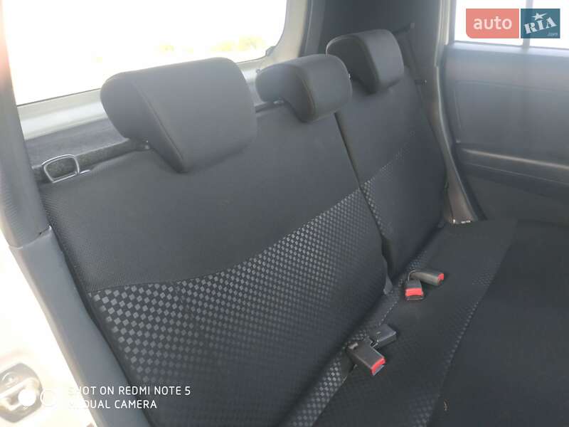 Седан Daihatsu Materia 2008 в Новом Роздоле