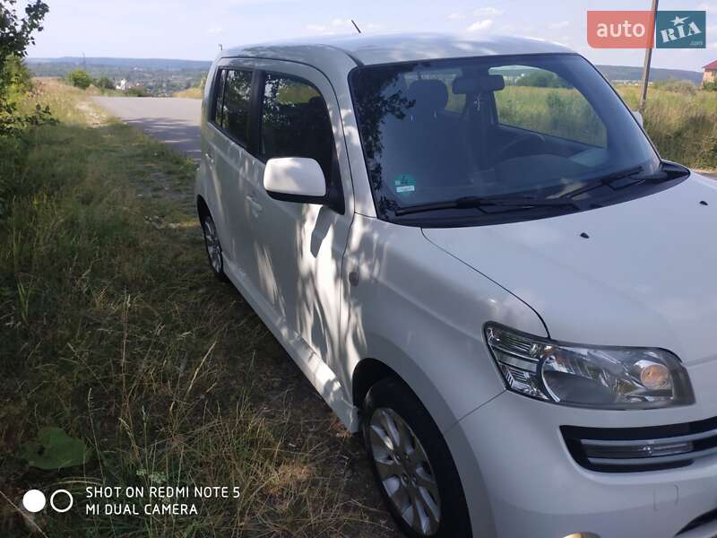 Седан Daihatsu Materia 2008 в Новом Роздоле