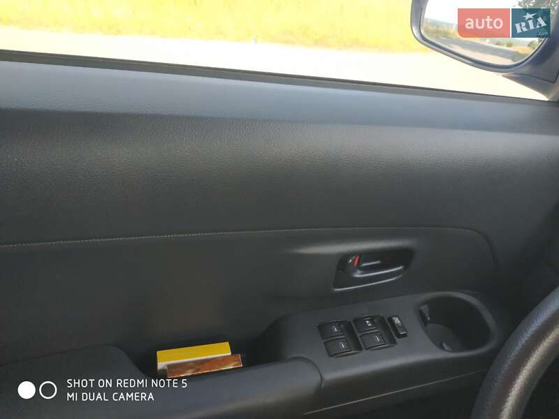 Седан Daihatsu Materia 2008 в Новом Роздоле