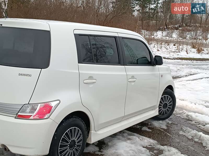 Седан Daihatsu Materia 2008 в Новом Роздоле