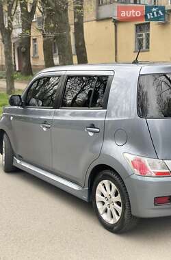 Хэтчбек Daihatsu Materia 2010 в 