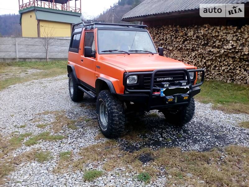 Внедорожник / Кроссовер Daihatsu Rocky 1992 в Яремче