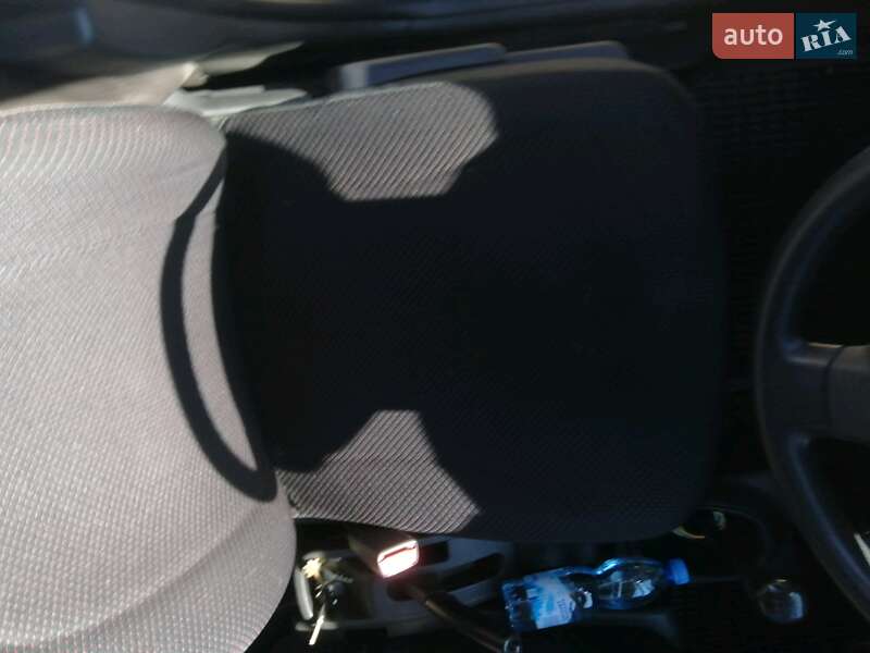 Хэтчбек Daihatsu Sirion 2005 в Киеве фото 12 Хэтчбек Daihatsu Sirion 2005 в Киеве