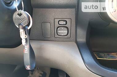 Хэтчбек Daihatsu Sirion 2006 в 