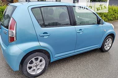 Хетчбек Daihatsu Sirion 2006 в Лубнах