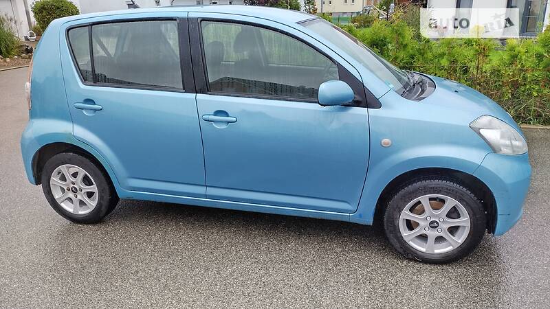 Хэтчбек Daihatsu Sirion 2006 в Лубнах