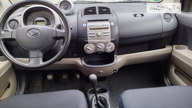 Хэтчбек Daihatsu Sirion 2006 в Лубнах