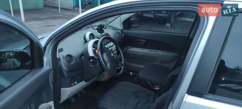 Хетчбек Daihatsu Sirion 2005 в Першотравенську