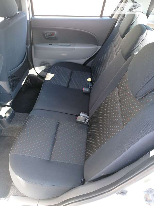 Хэтчбек Daihatsu Sirion 2009 в Ровно