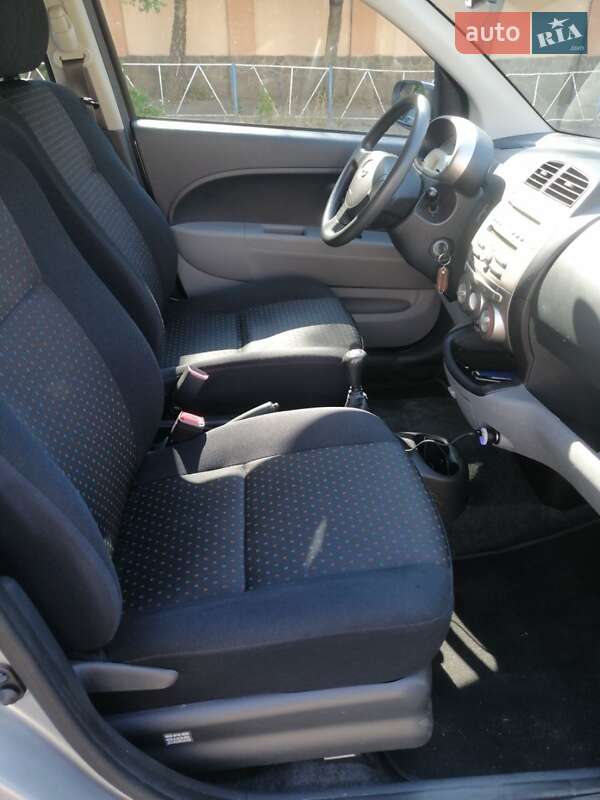Хетчбек Daihatsu Sirion 2008 в Києві