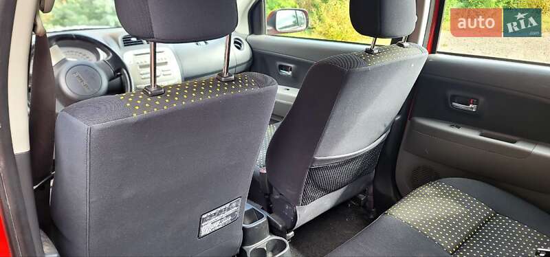 Седан Daihatsu Sirion 2007 в Стрые