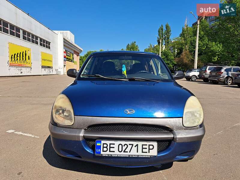 Хэтчбек Daihatsu Sirion 1999 в Николаеве