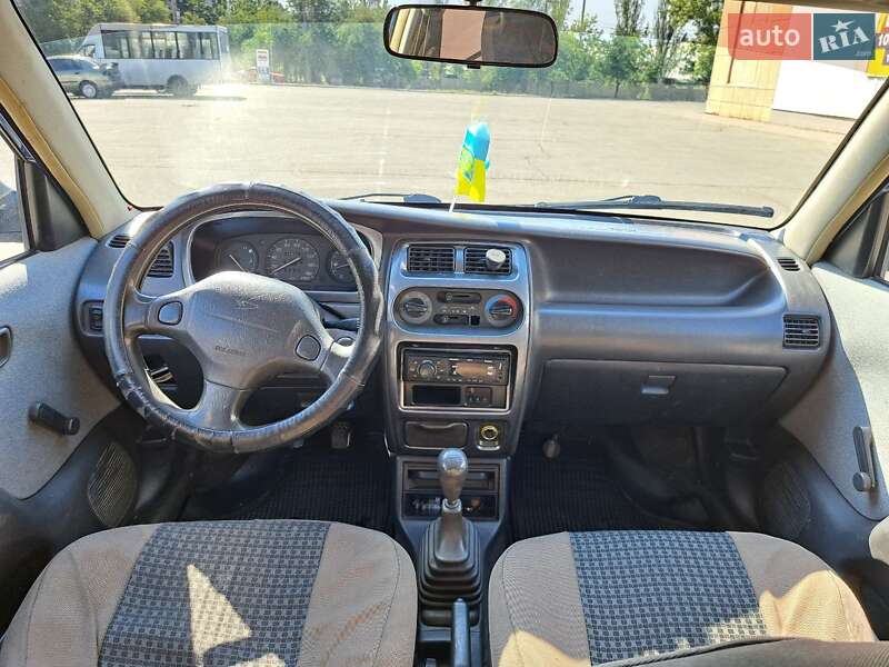 Хэтчбек Daihatsu Sirion 1999 в Николаеве