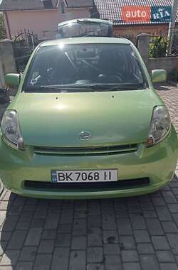 Хэтчбек Daihatsu Sirion 2005 в Ровно