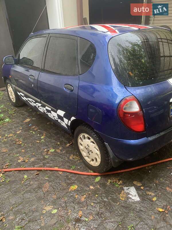 Хэтчбек Daihatsu Sirion 1998 в Харькове