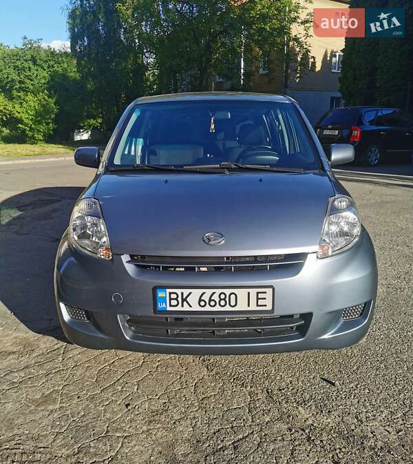 Хетчбек Daihatsu Sirion 2008 в Луцьку