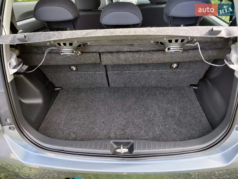 Хэтчбек Daihatsu Sirion 2008 в 