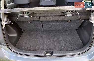 Хэтчбек Daihatsu Sirion 2008 в 