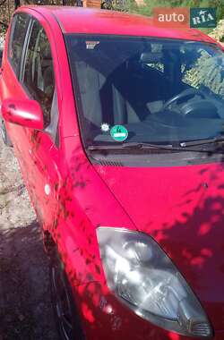 Седан Daihatsu Sirion 2009 в 