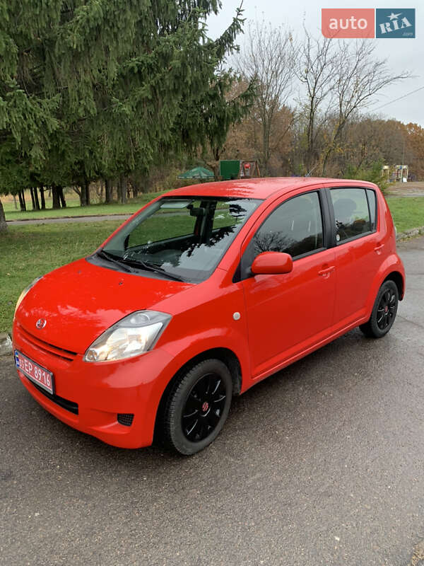 Хэтчбек Daihatsu Sirion 2010 в Ровно
