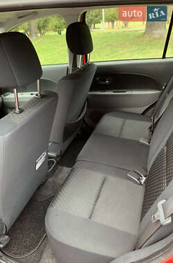 Хэтчбек Daihatsu Sirion 2010 в 