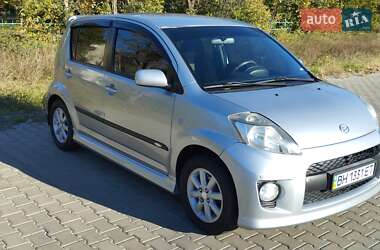 Хэтчбек Daihatsu Sirion 2007 в 