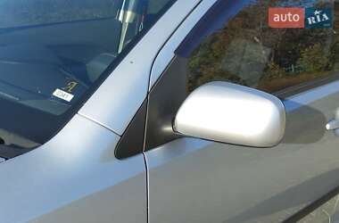 Хэтчбек Daihatsu Sirion 2007 в 