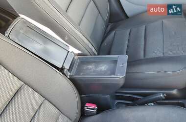 Хэтчбек Daihatsu Sirion 2007 в 