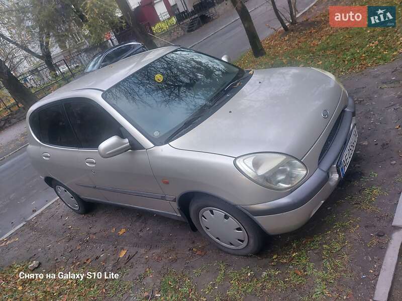 Daihatsu Sirion 2000