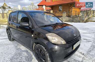 Хэтчбек Daihatsu Sirion 2007 в 