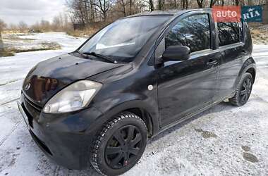 Хэтчбек Daihatsu Sirion 2007 в 