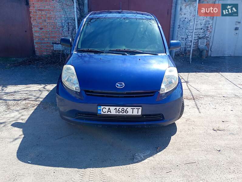 Хэтчбек Daihatsu Sirion 2006 в Миргороде