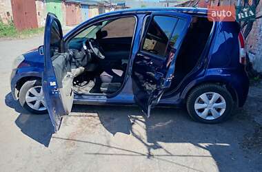 Хэтчбек Daihatsu Sirion 2006 в 