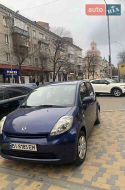Хетчбек Daihatsu Sirion 2005 в 