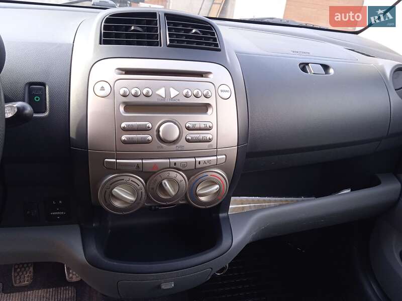 Хэтчбек Daihatsu Sirion 2010 в Тернополе