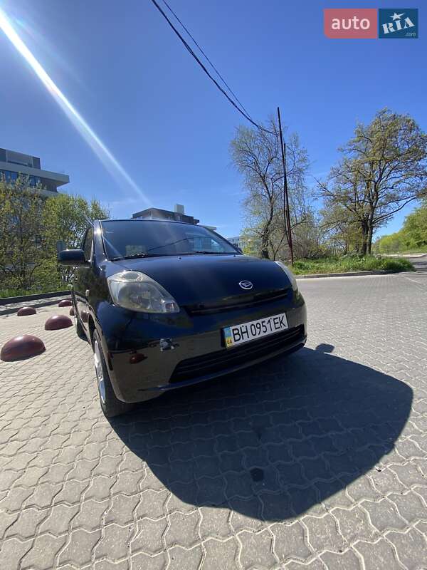 Хэтчбек Daihatsu Sirion 2008 в 