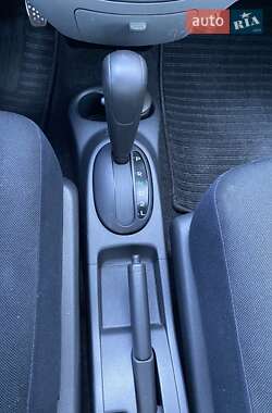 Хэтчбек Daihatsu Sirion 2008 в 