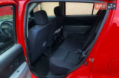 Хэтчбек Daihatsu Sirion 2008 в 
