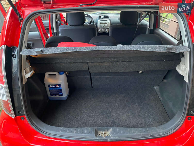 Хэтчбек Daihatsu Sirion 2008 в Ровно