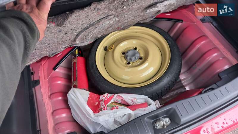 Хэтчбек Daihatsu Sirion 2008 в Киеве