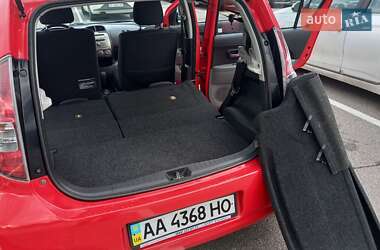 Хэтчбек Daihatsu Sirion 2008 в 