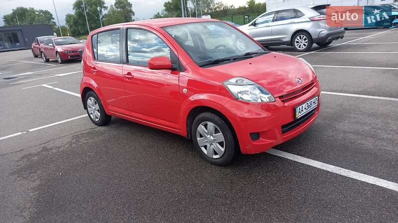 Хэтчбек Daihatsu Sirion 2008 в Киеве