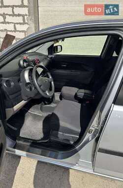 Хэтчбек Daihatsu Sirion 2006 в 