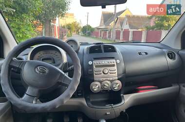 Хэтчбек Daihatsu Sirion 2006 в 