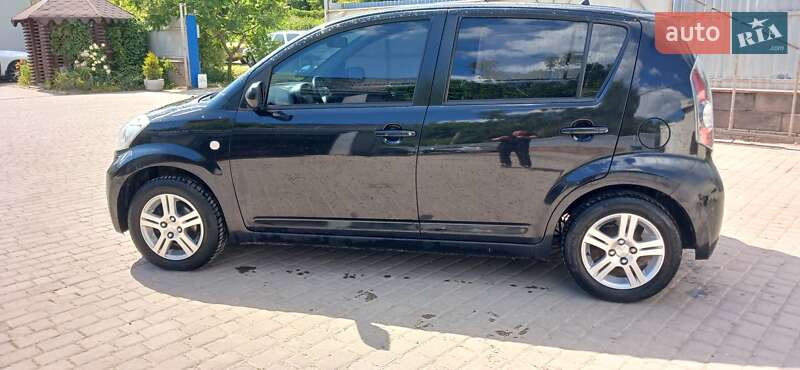 Хетчбек Daihatsu Sirion 2009 в Тернополі