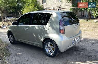 Хэтчбек Daihatsu Sirion 2008 в 