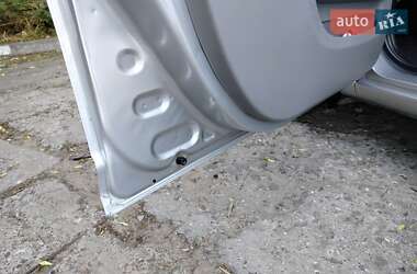 Хэтчбек Daihatsu Sirion 2008 в 