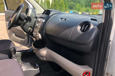 Хэтчбек Daihatsu Sirion 2006 в 